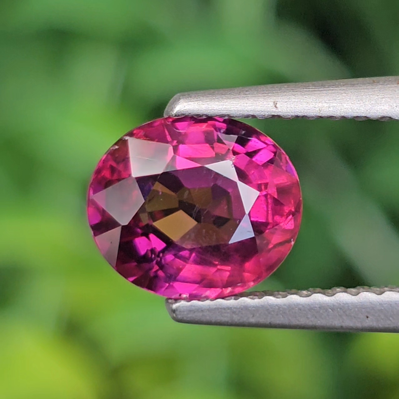 พลอย อุมบาไลต์ การ์เน็ต Umbalite Garnet 1.68 กะรัต (Cts.) ดิบ Unheated พร้อมใบเซอร์ ลอยแท้ อัญมณีมงคลประจําวันเกิด เครื่องประดับพลอย