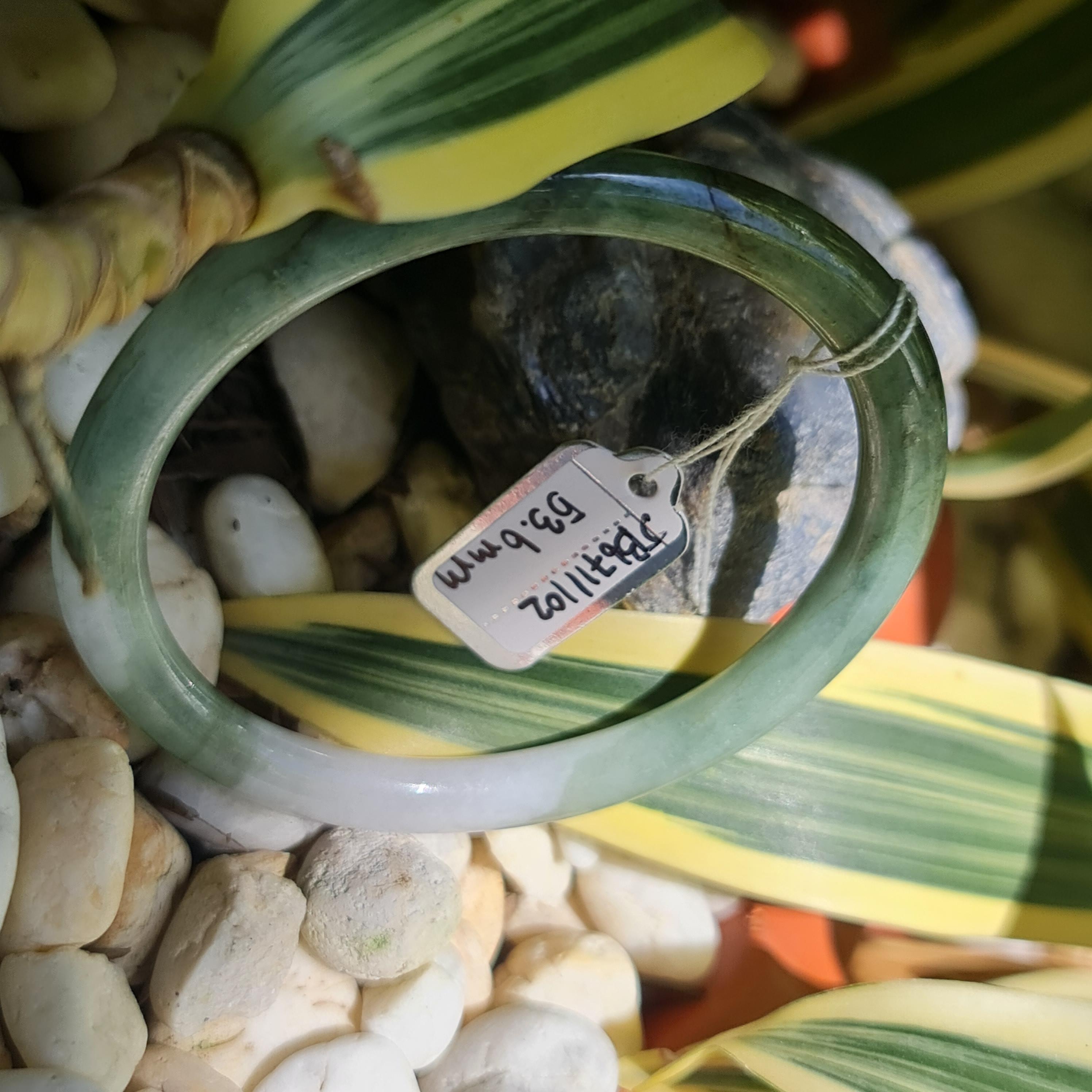 JB6711102 หยก พม่า แท้ Jade กำไลหยก 53.6 มม. (Jadeite bracelet) พม่า (Myanmar)