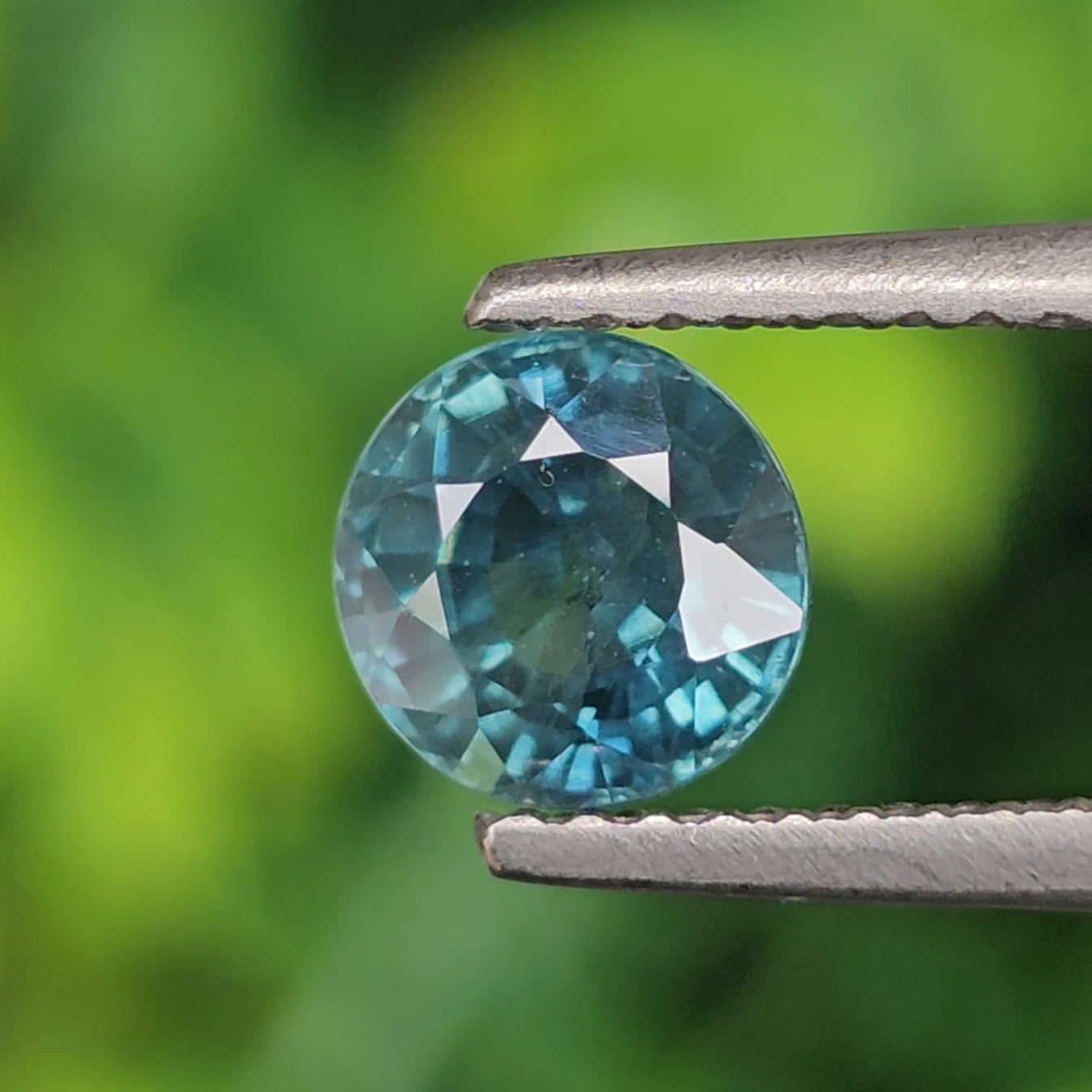 พลอย แซปไฟร์สีน้ำเงินอมเขียว Teal Sapphire 1.34 กะรัต (Cts.) พลอยแท้ อัญมณีมงคลประจําวันเกิด เครื่องประดับพลอย