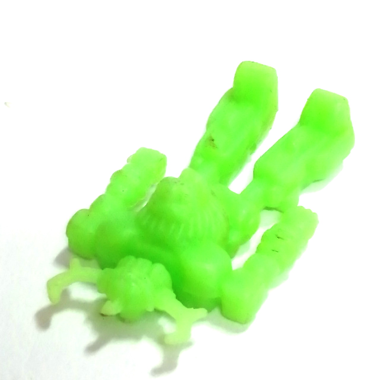 ตุ๊กตุ่นพลาสติกกึ่งแข็ง ขนาด2นิ้ว หุ่นดัลทาเนียส สีเขียวอ่อน ขนาดตามรูป งานเก่าเก็บ