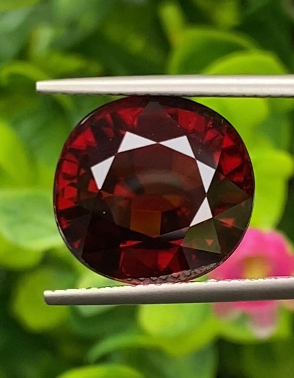 พลอย เพทาย Natural Zircon 13.85 กะรัต (Cts.) พร้อมใบเซอร์ พลอยแท้ อัญมณีมงคลประจําวันเกิด เครื่องประดับพลอย