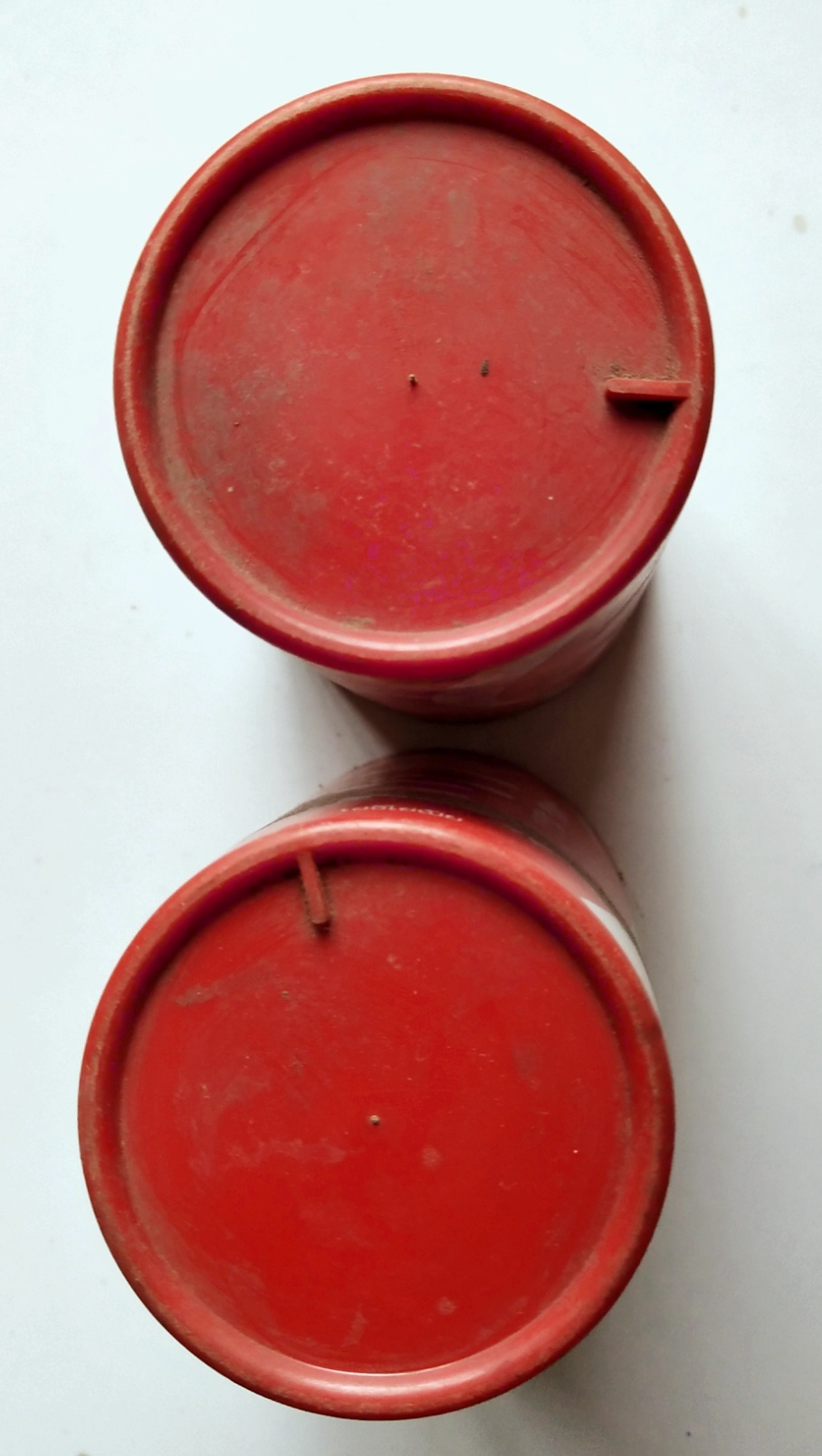 ของสะสมเก่า แก้วพลาสติกสีแดง โค้กCoca Cola Coke ซีรีย์ นานาชาติ จำนวน 2 ใบ **มีตำหนิ และมีรอยแตกตามภาพ