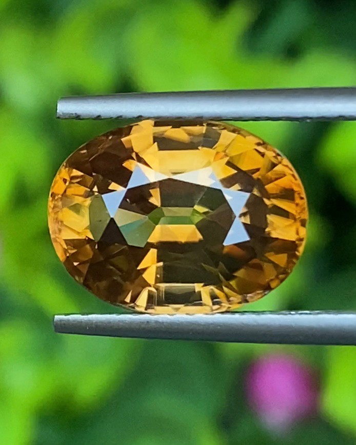 พลอย เพทาย Natural Zircon 7.40 กะรัต (Cts.) พลอยแท้อัญมณีมงคล ประจําวันเกิด เครื่องประดับพลอย