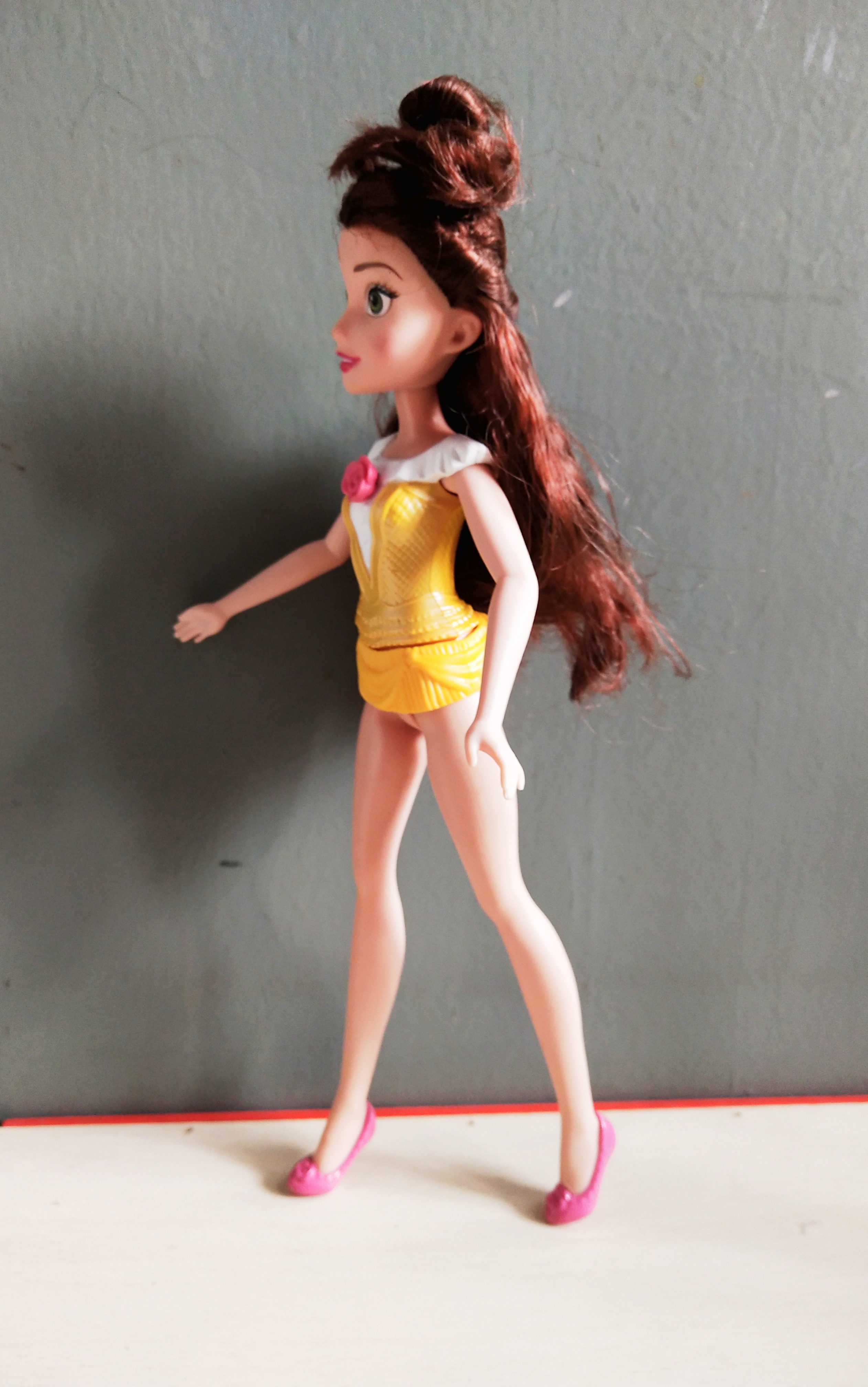 มีหลายภาพ #ตุ๊กตาเจ้าหญิงแบลล์ จาก #บิวตี้แอนด์เดอะบีสต์ ของแท้ #ฮาสโบร ของมีตามภาพ