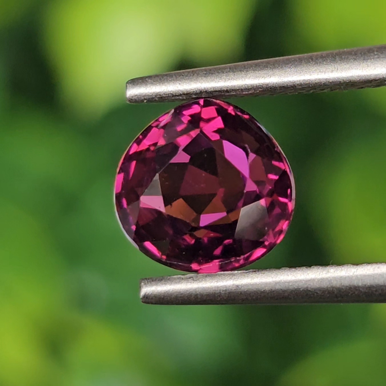 พลอย รูเบลไลต์ ทัวร์มาลีน Rubelite Tourmaline 1.27 กะรัต (Cts.) พลอยแท้ อัญมณีมงคลประจําวันเกิด เครื่องประดับพลอย