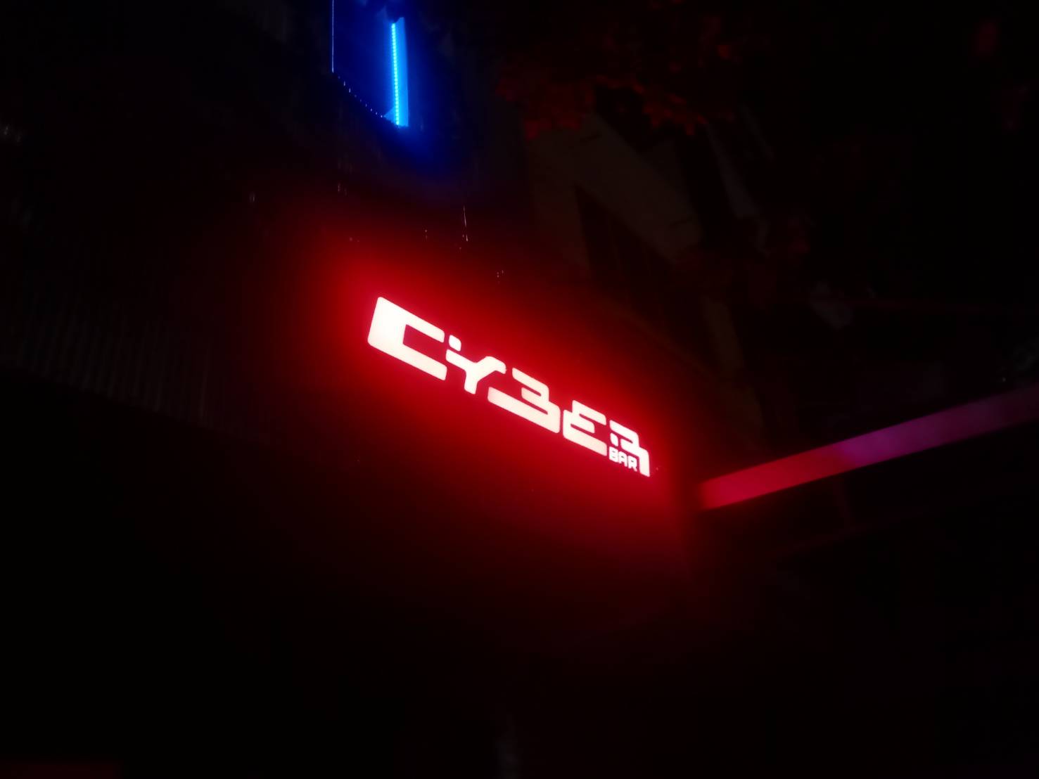 #ป้ายอักษรสแตนเลสแฮร์ไลน์ไฟออกหน้า