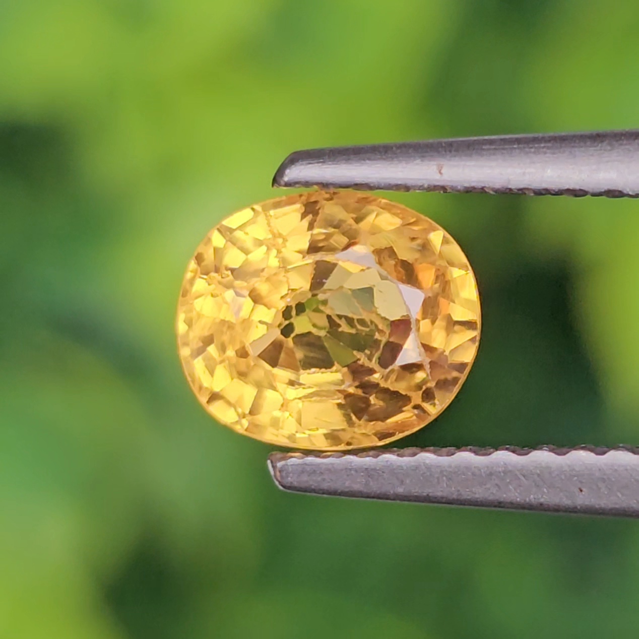 พลอย บุษราคัม yellow sapphire 1.33 กะรัต (Cts.) พลอยแท้ อัญมณีมงคลประจําวันเกิด เครื่องประดับพลอย