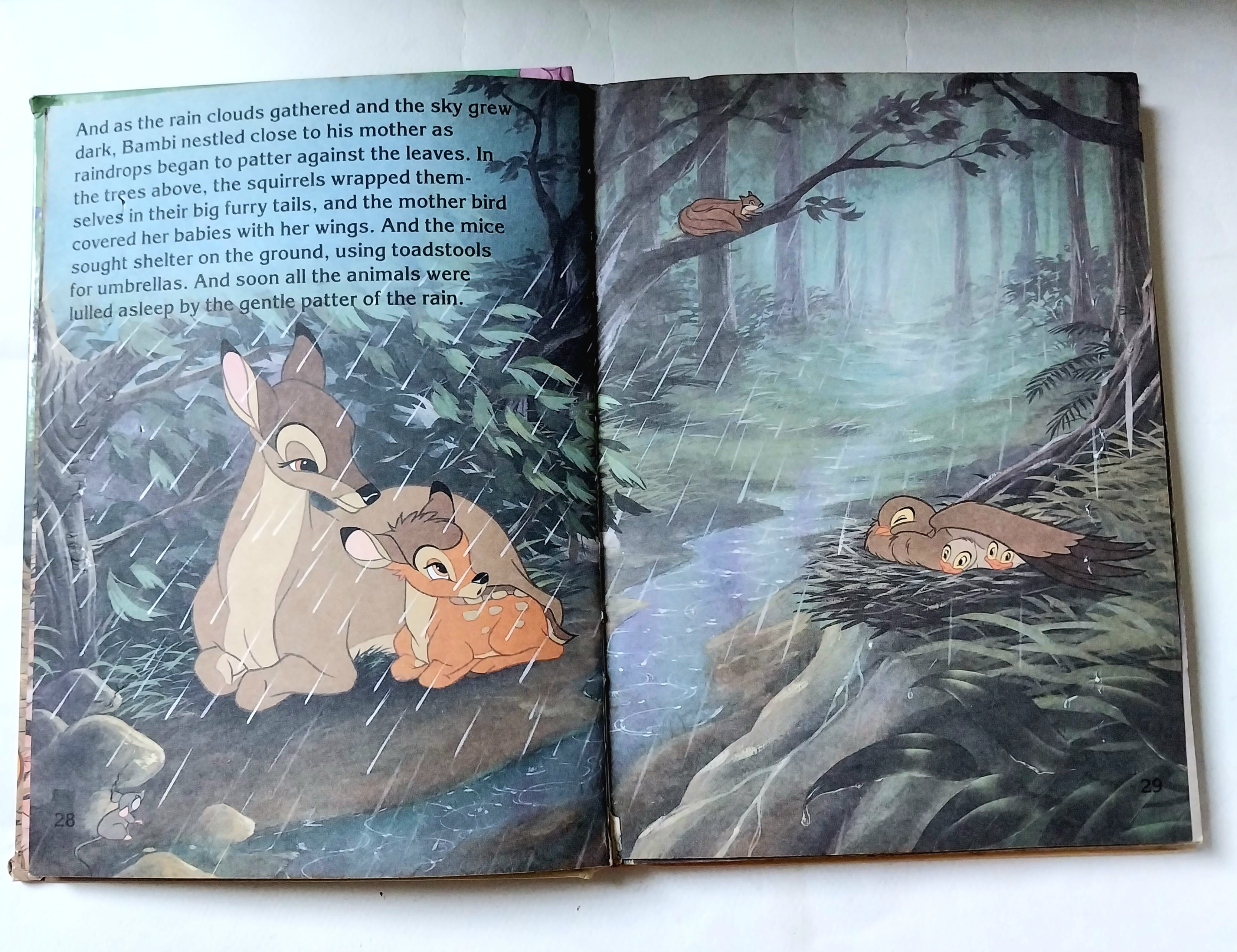 มีหลายภาพ*** มีตำหนิทั้งเล่ม โปรดดูทุกภาพ, หนังสือปกแข็งภาพสวยเรื่องราวน่ารัก** ภาษาอังกฤษ แบมบี้ Bambi จากดิสนีย์ Memorable Movie Stories