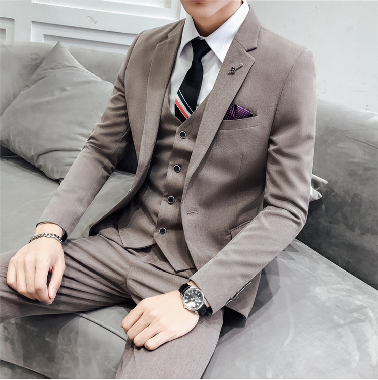 เช่า ชุดสูทชาย สีน้ำตาล ทรงคลาสสิก สไตล์เกาหลี