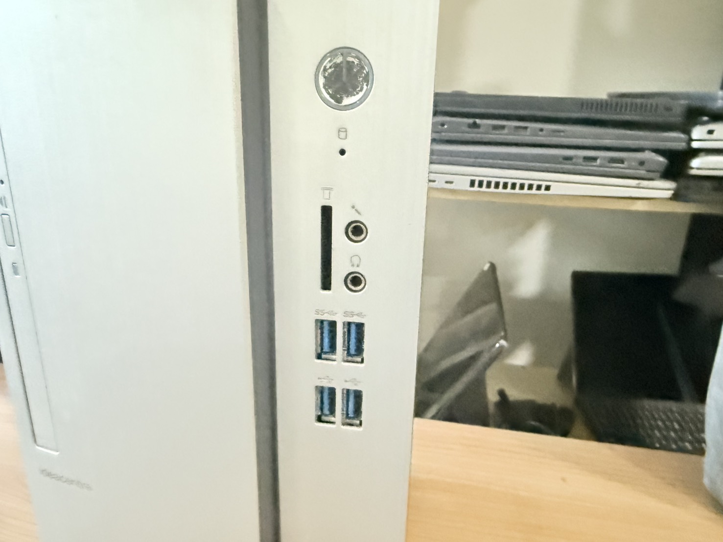 PC Lenovo ideaCentre 510-15IKL(i3-7100/4GB/HDD 1TB/GT730 2GB)