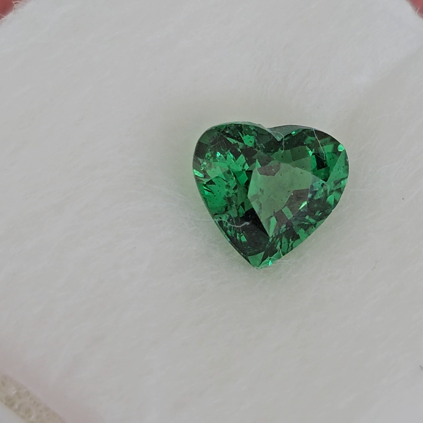 พลอย ซาโวไรท์ Tsavorite Garnet 1.11 กะรัต (Cts.) ดิบ Unheated พร้อมใบเซอร์ อัญมณีมงคลประจําวันเกิด เครื่องประดับพลอย
