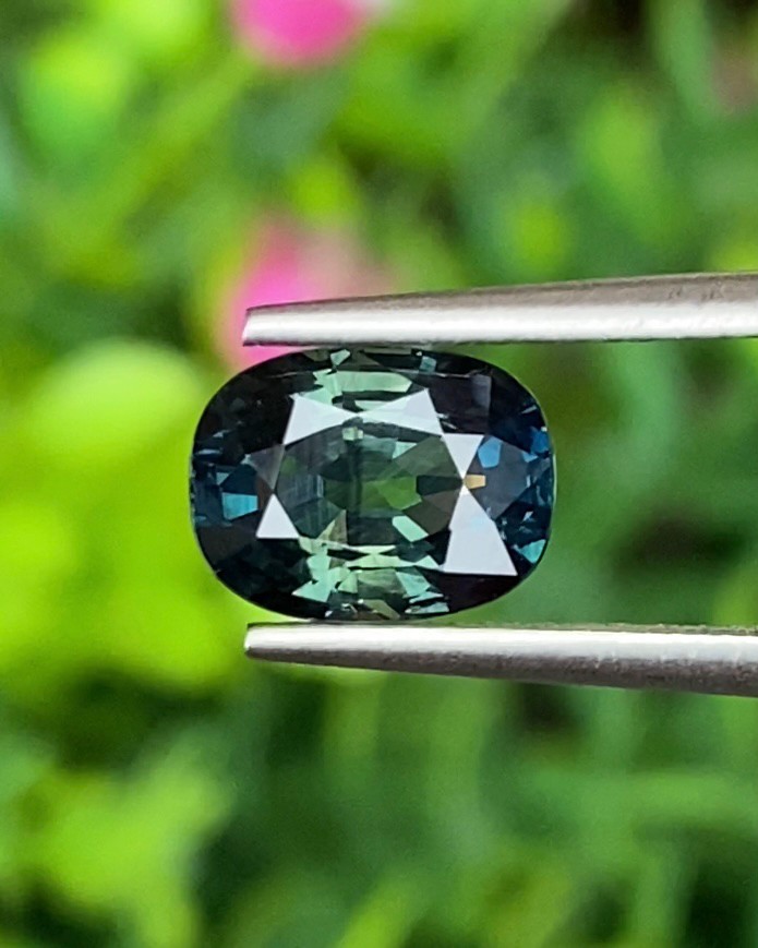 พลอย แซฟไฟร์ 3 สี Tri Color Sapphire 1.97 กะรัต Cts. พลอยแท้ อัญมณีมงคลประจําวันเกิด เครื่องประดับพลอย