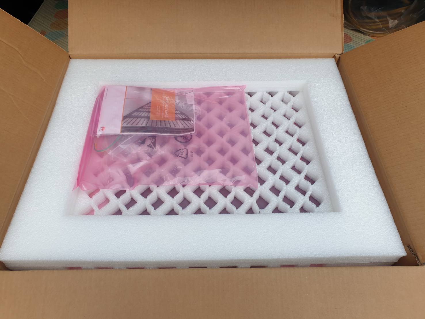 S5735-S32ST4X Huawei Switch 24*GE SFP ports 8*10/100/1000BASE-T ports 4*10GE SFP+ ports ของใหม่