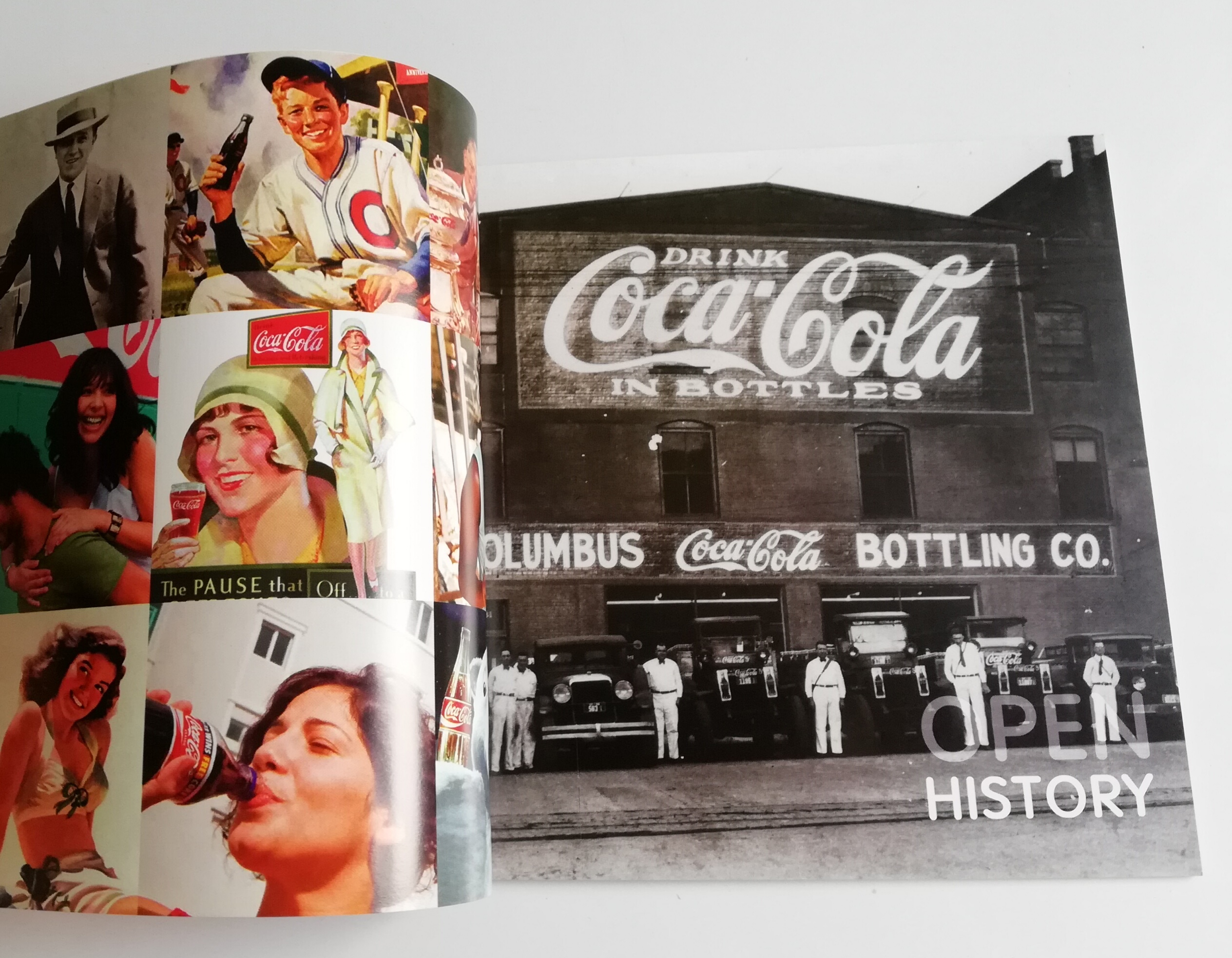 หนังสือสำหรับคนรัก โค้ก "Open Happiness" โดย Coca Colaประเทศไทย**ปกมีตำหนิ ตามภาพ