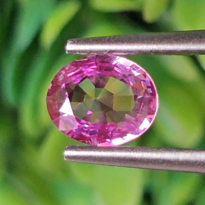 พลอย ชมพู พิ้ง แซฟไฟร์ Pink Sapphire 0.72 กะรัต (Cts.) พลอยแท้ อัญมณีมงคลประจําวันเกิด เครื่องประดับพลอย