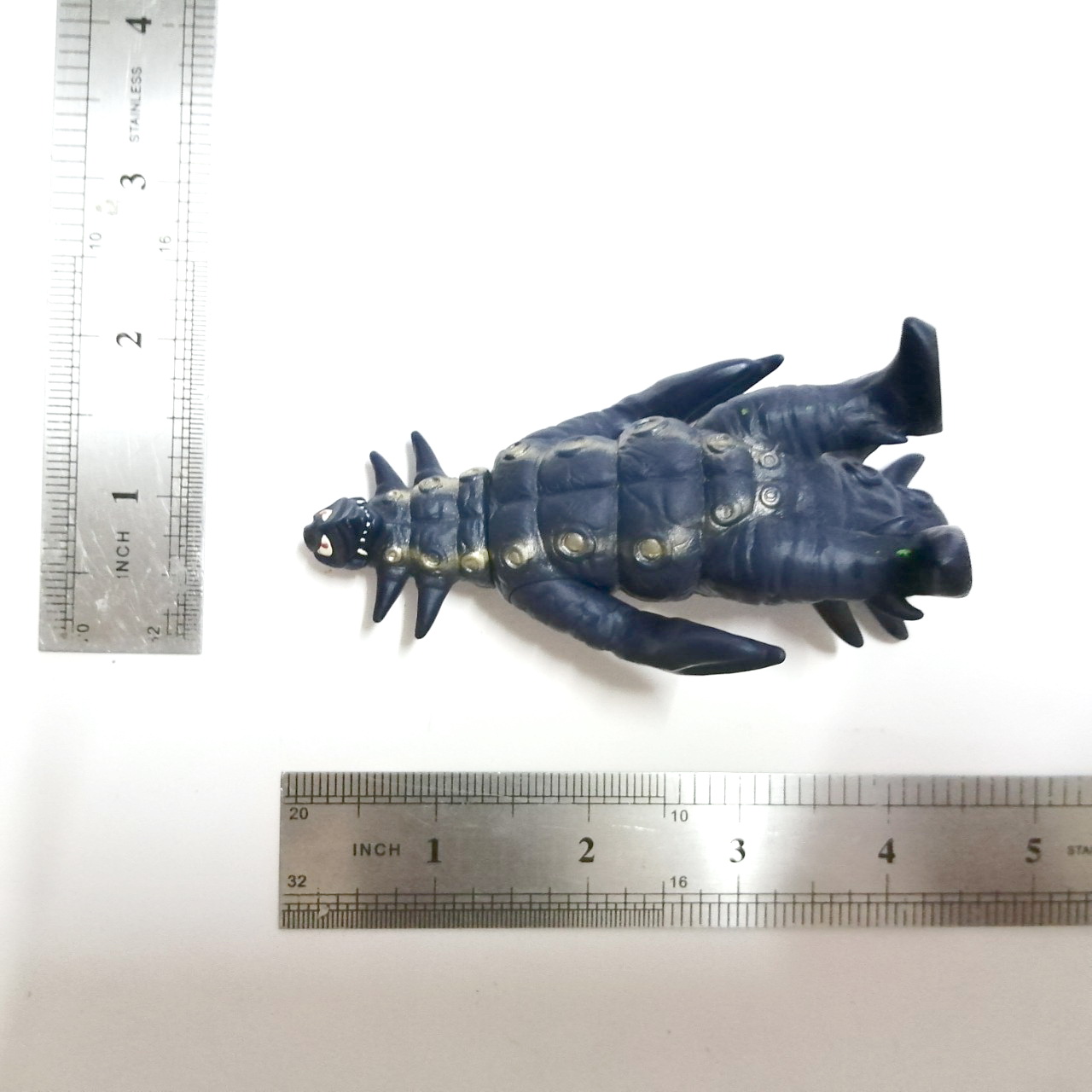 ของสะสม ซอฟขนาด 4.5 นิ้ว สัตว์ประหลาด ศัตรูอุลตร้าแมน เลโอ สภาพดี