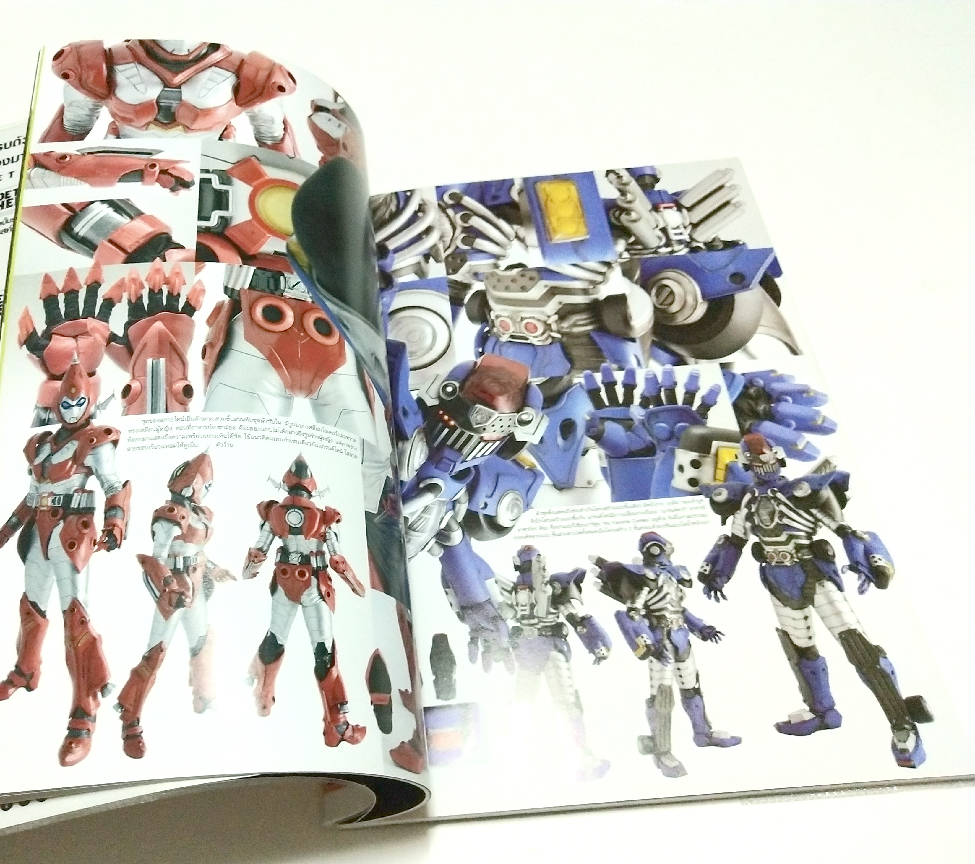 นี่คือหนังสือรวมภาพถ่ายและรายละเอียดต่างๆทั้งมาสค์ไรเดอร์ อุปกรณ์เสริม และข้อมูลของ "มาส์คไรเดอร์ โฟเซ่" ครอบคลุมทั้งภาคทีวีซีรีย์ ไปจนถึงภาคหนังโรงรวมถึงไอเดียการออกแบบโฟเซ่ เนื่องในโอกาสครบรอบ 40 ปี ที่แฟนๆไรเดอร์ไม่ควรพลาด Detail of Heroes -M