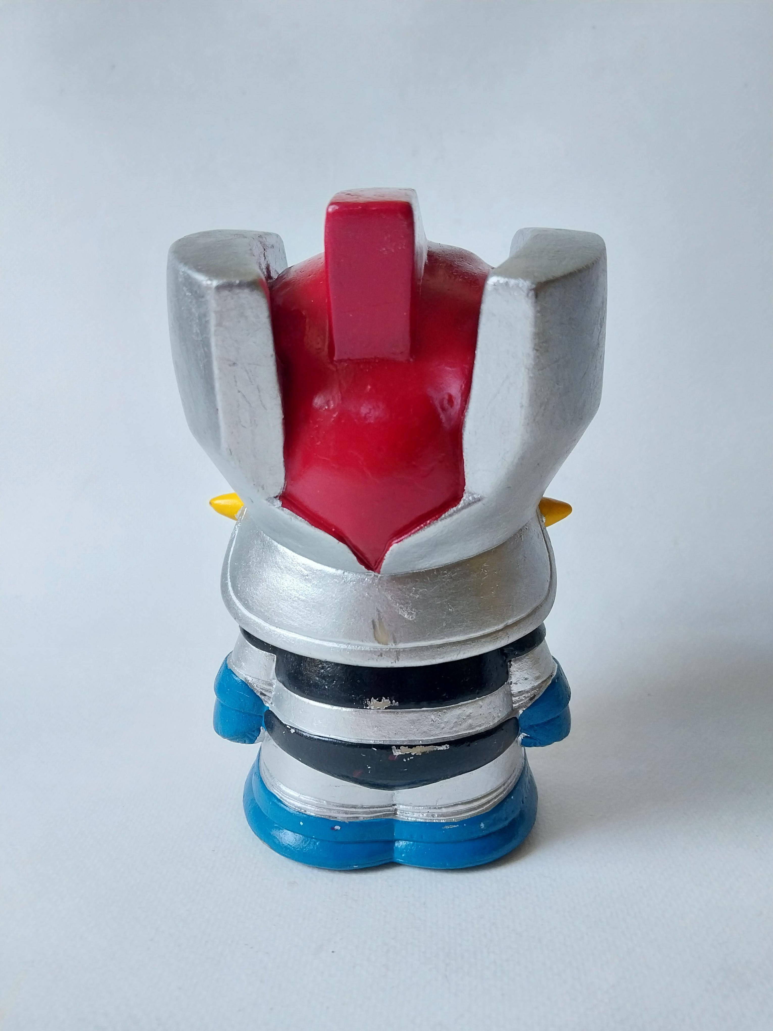 มีหลายภาพ,มีตำหนิ หุ่นแซด หุ่นz กระปุกออมสินงานซอฟแข็ง ชนาด 6นิ้ว