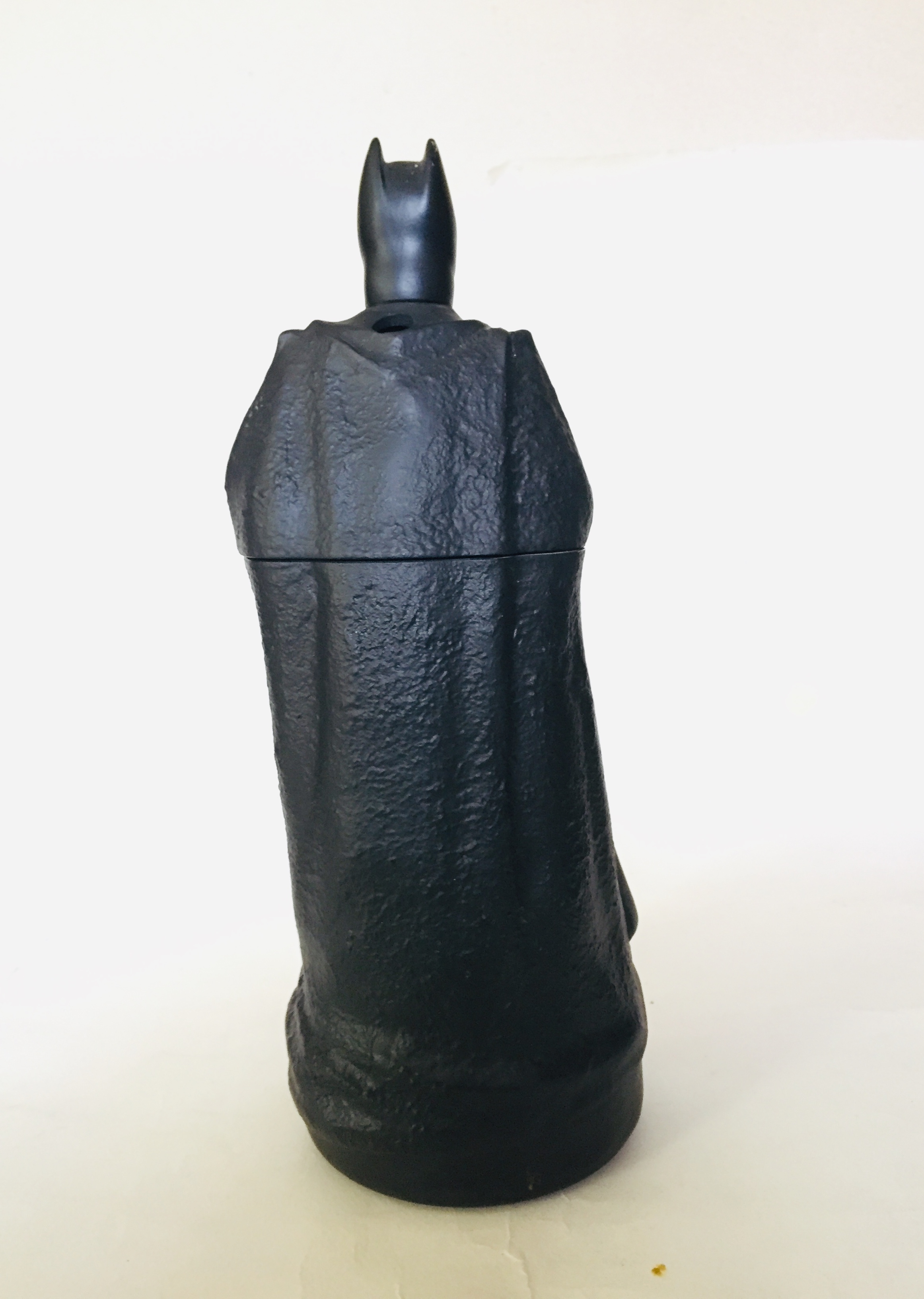 มีหลายภาพ, มีตำหนิตามภาพ ขวดน้ำเก่ารูปแบทแมน Batman Bottleแยกส่วนตัวและฝาได้ เป็นชิ้นฃานพลาสติก ขนาดตามภาพ