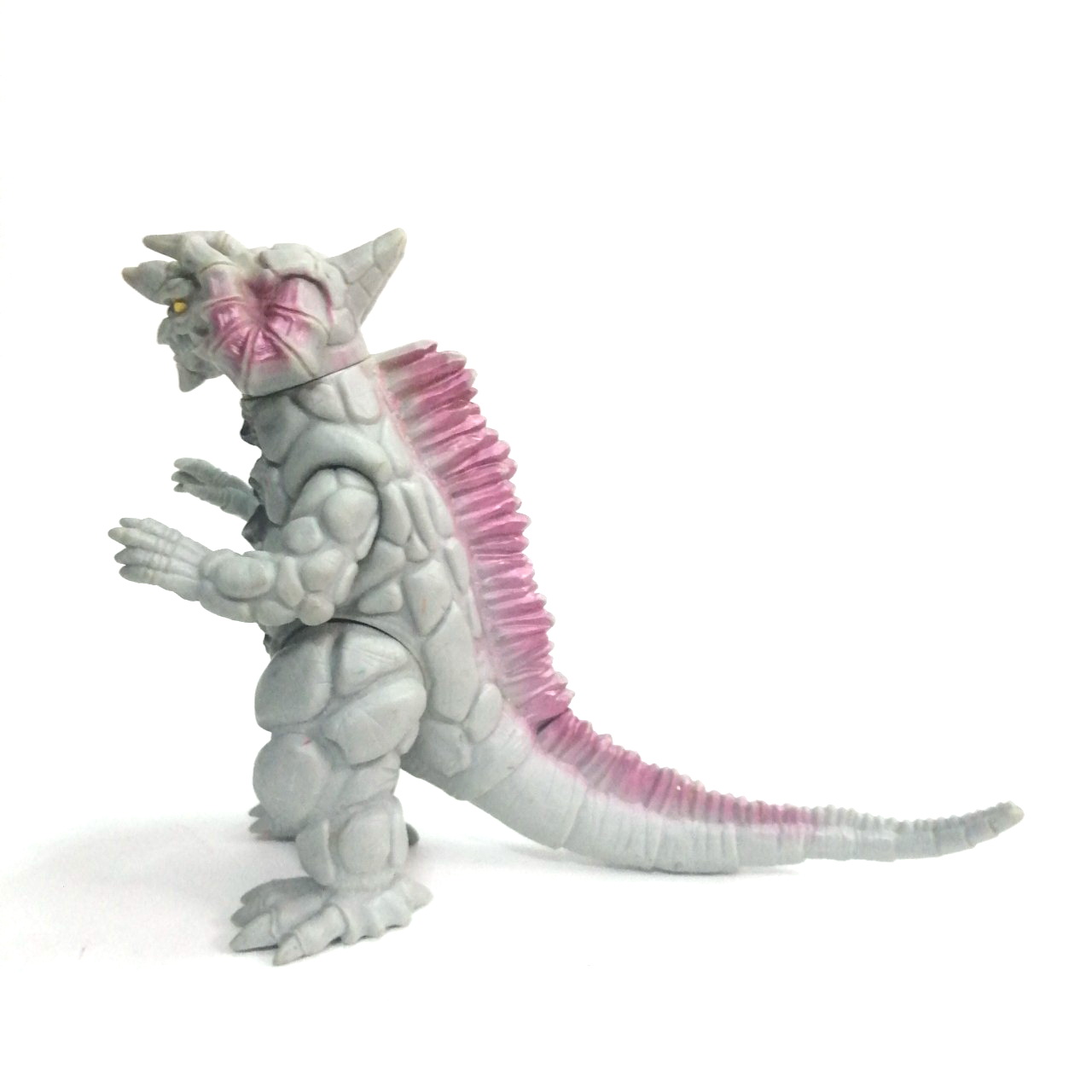 ซอฟ 6 นิ้ว ขนาดตามรูป สัตว์ประหลาด ซิลเวอร์ก้อน จากอุลตร้าแมนทีก้า สภาพดีมีรอยบ้าง