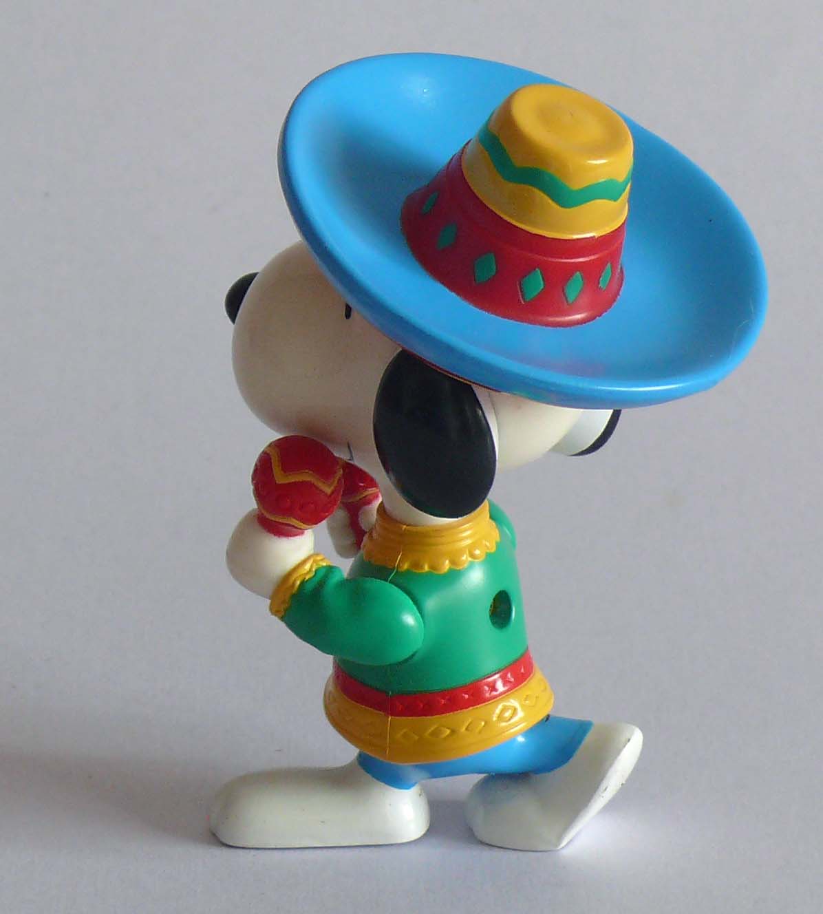 ของสะสมงานเก่าจากแมคโดนัลด์ สนูปปี้ซีรี่ย์ ใส่ชุดประจำชาติต่างๅ