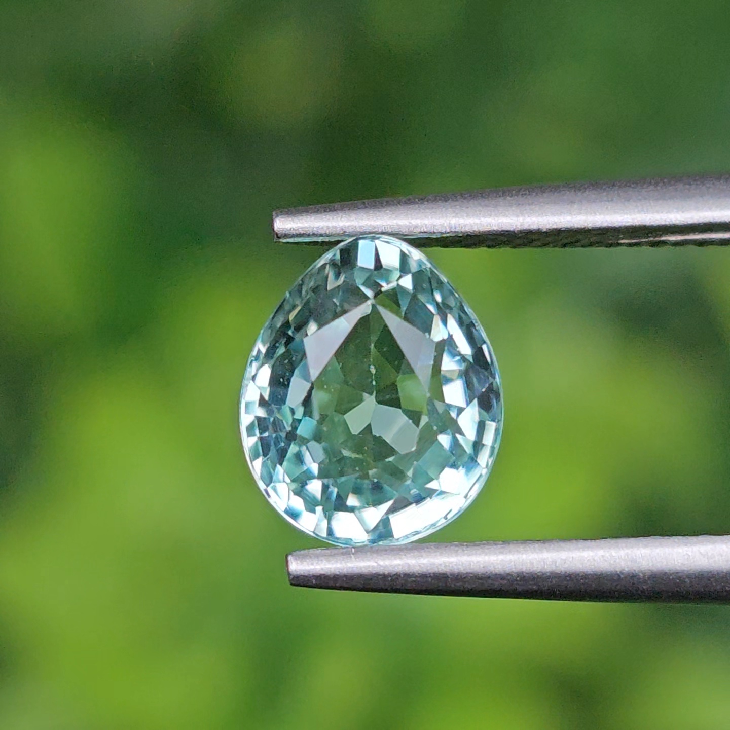 พลอย ทัวร์มาลีน (Tourmaline) 1.42 กะรัต (Cts.) พลอยแท้ อัญมณีมงคลประจําวันเกิด เครื่องประดับพลอย