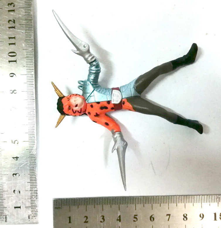 กาชาปอง ฮาซามิ จากัวร์(เสือดาวกรรไกร)สัตว์ประหลาดตัวแรก จากซีรีย์ คาเมนไรเดอร์ วี3 เป็น กาชาปอง สูง10 ซม. สภาพดี เก่าเก็บ