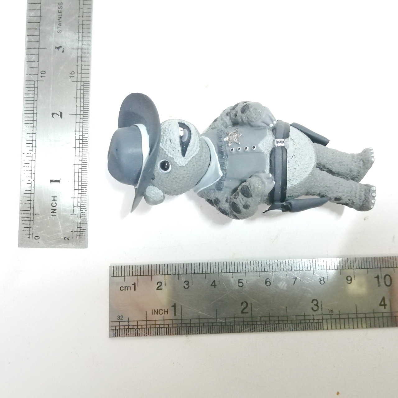 ซอฟแข็ง ไคจู บุสก้า สูง ราว3.5-4นิ้ว ขนาดตามรูป ทำสีเทา สภาพดี