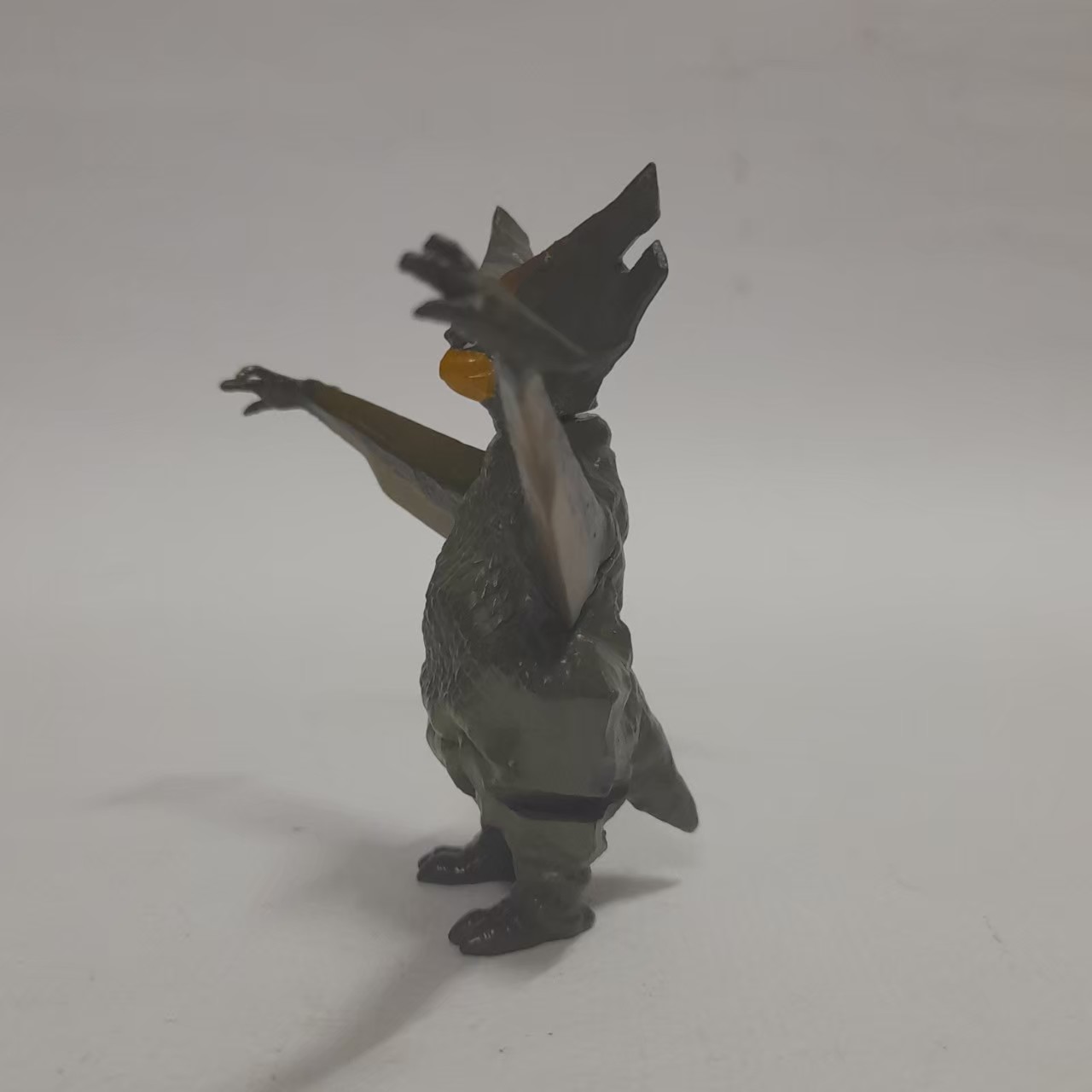 กาชาปอง สัตว์ประหลาด สตาร์เบม เกียรอน จากอุลตร้าเซเว่น ขนาดตามรูป มือสองสภาพดี มีรอยบ้าง