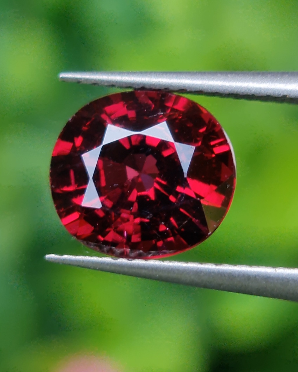 พลอย โรโดไลต์ กาเน็ท Rhodolite Garnet 2.49 กะรัต Cts.พลอยแท้ อัญมณีมงคลประจําวันเกิด เครื่องประดับพลอย