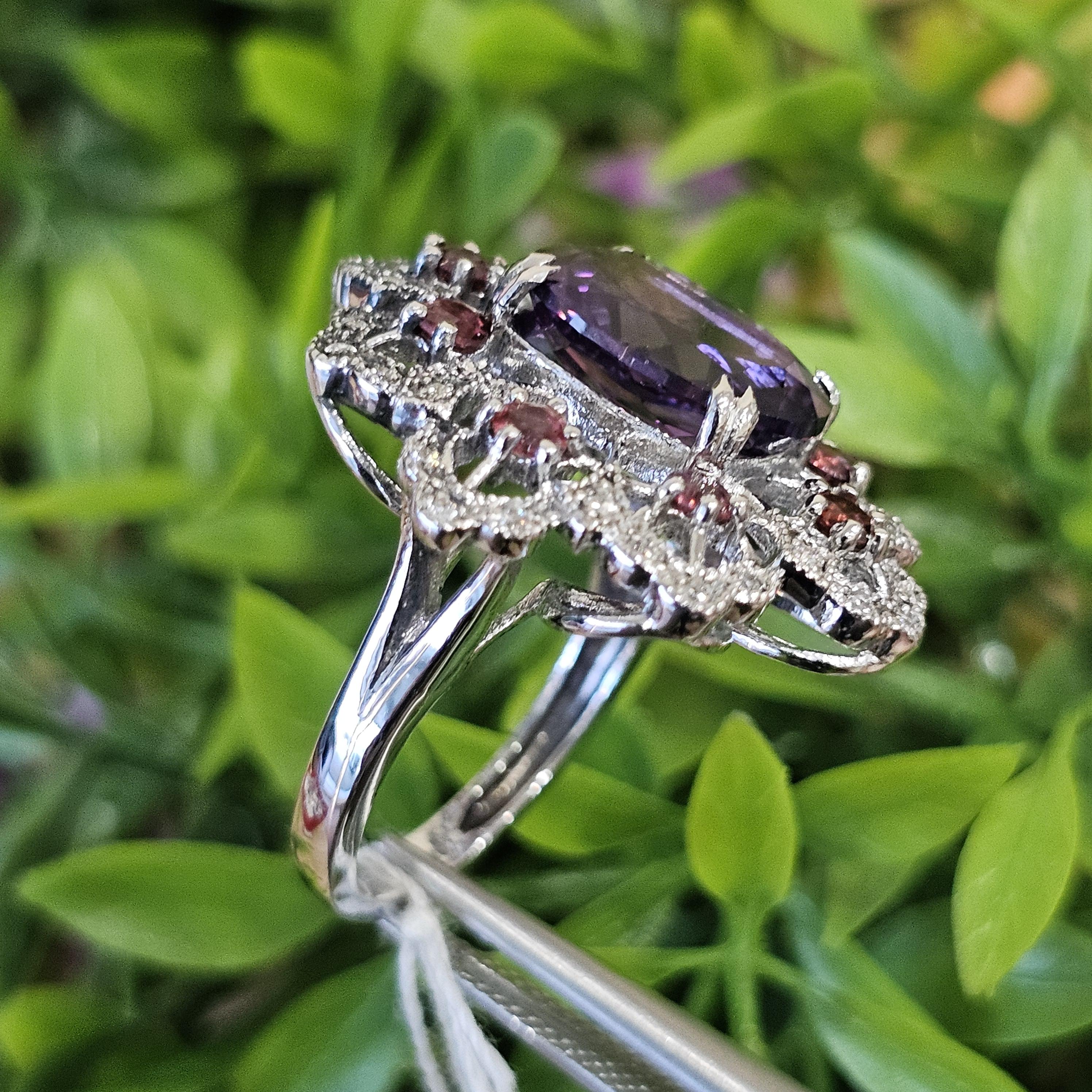 แหวนอเมทิส ตัวเรือนเงิน 56 ชุบทองคำขาว/โรเดียม ประดับด้วย เพชร CZ คัดคุณภาพ