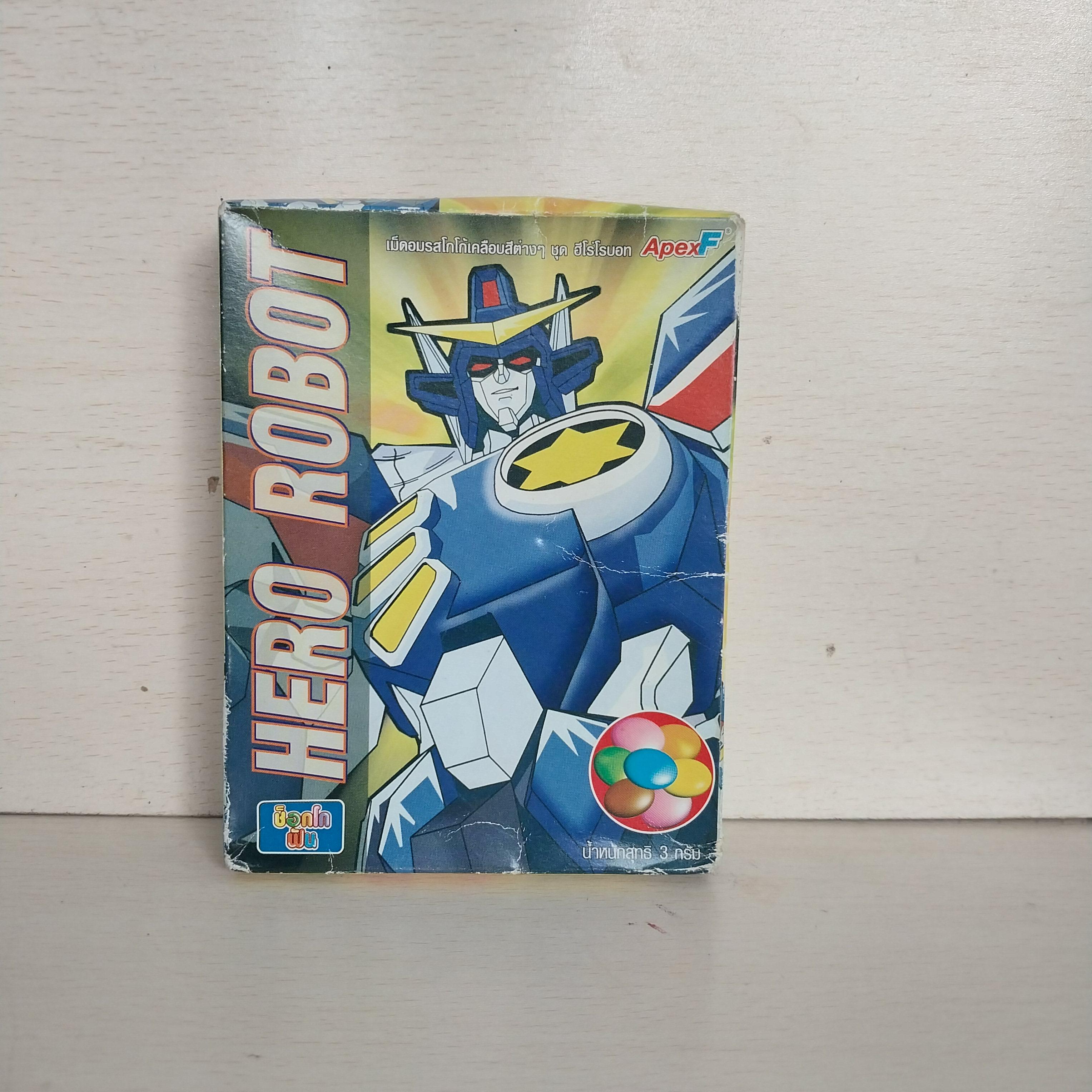 มีหลายภาพ Hero Robot ของเล่นเก่ายังไม่แกะกล่อง งาน Apex F เป็น ขุนแผนวิธีเล่นแกะชิ้นส่วนตามลำดับหมายเลขที่ระบุบนแผงหุ่นจากหมายเลขน้อยไปหาหมายเลขมาตรนำมาประกอบให้เป็นตัวหุ่น มีที่ผลิต 24 สิงหาคม 2013 ** ขนมด้านในทานไม่ได้4