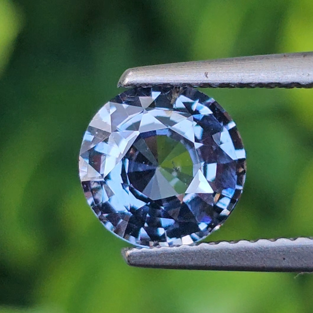 สปิเนล (Spinel ) 1.56 กะรัต (Cts.) พลอยแท้ อัญมณีมงคลประจําวันเกิด เครื่องประดับพลอย
