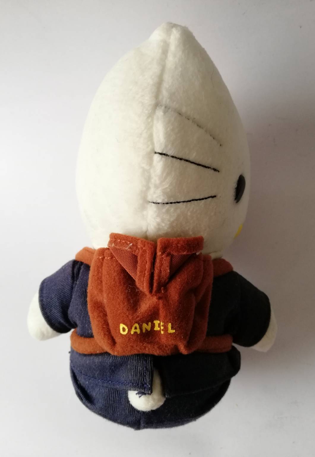 ตุ๊กตาผ้า Hello Kitty คิตตี้ผู้ชาย แดเนี่ยล Daniel ใส่ชุดนักเรียนสีน้ำเงิน ของสะสมจากแมคโดนัลด์ ประมาณ 7"