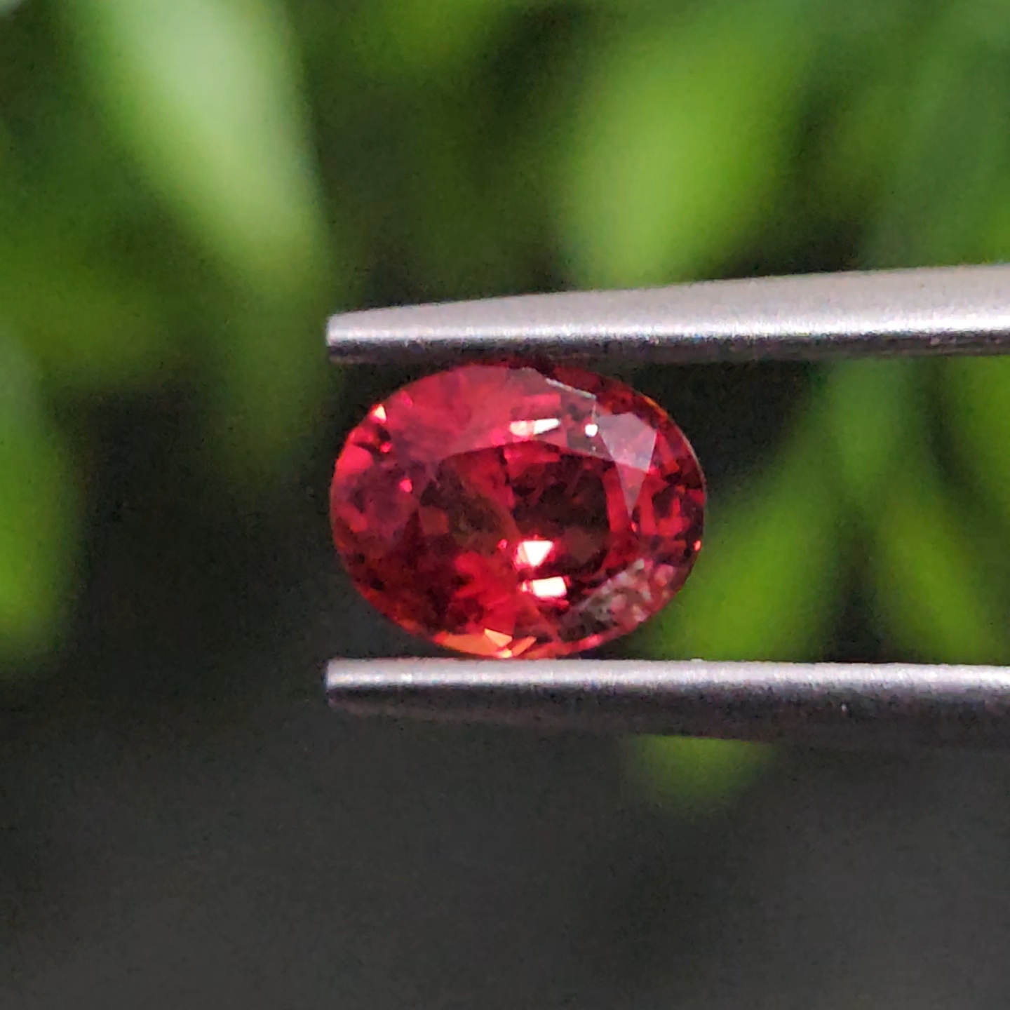 พลอย ทับทิม ซองเจีย Songea Ruby Sapphire 1.03 กะรัต (Cts.) พลอยแท้ อัญมณีมงคลประจําวันเกิด เครื่องประดับพลอย