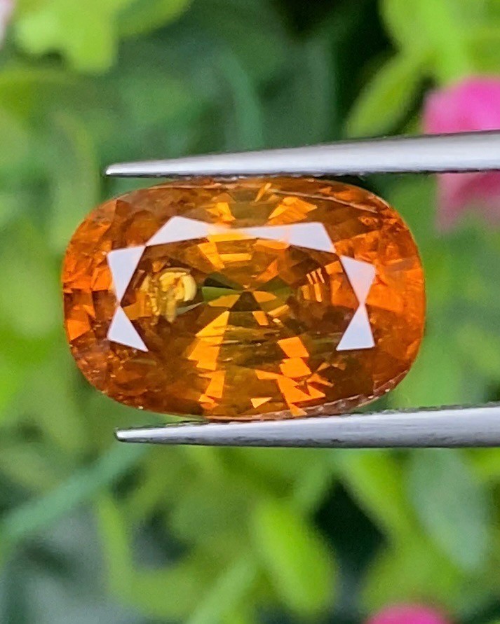 พลอย เพทาย Natural Zircon 10.11 กะรัต (Cts.) พลอยแท้อัญมณีมงคล ประจําวันเกิด เครื่องประดับพลอย