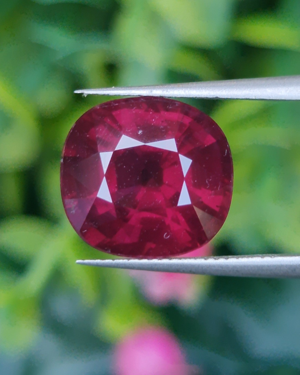 พลอย โรโดไลต์ กาเน็ท Rhodolite Garnet 7.52 กะรัต Cts.พลอยแท้ อัญมณีมงคลประจําวันเกิด เครื่องประดับพลอย