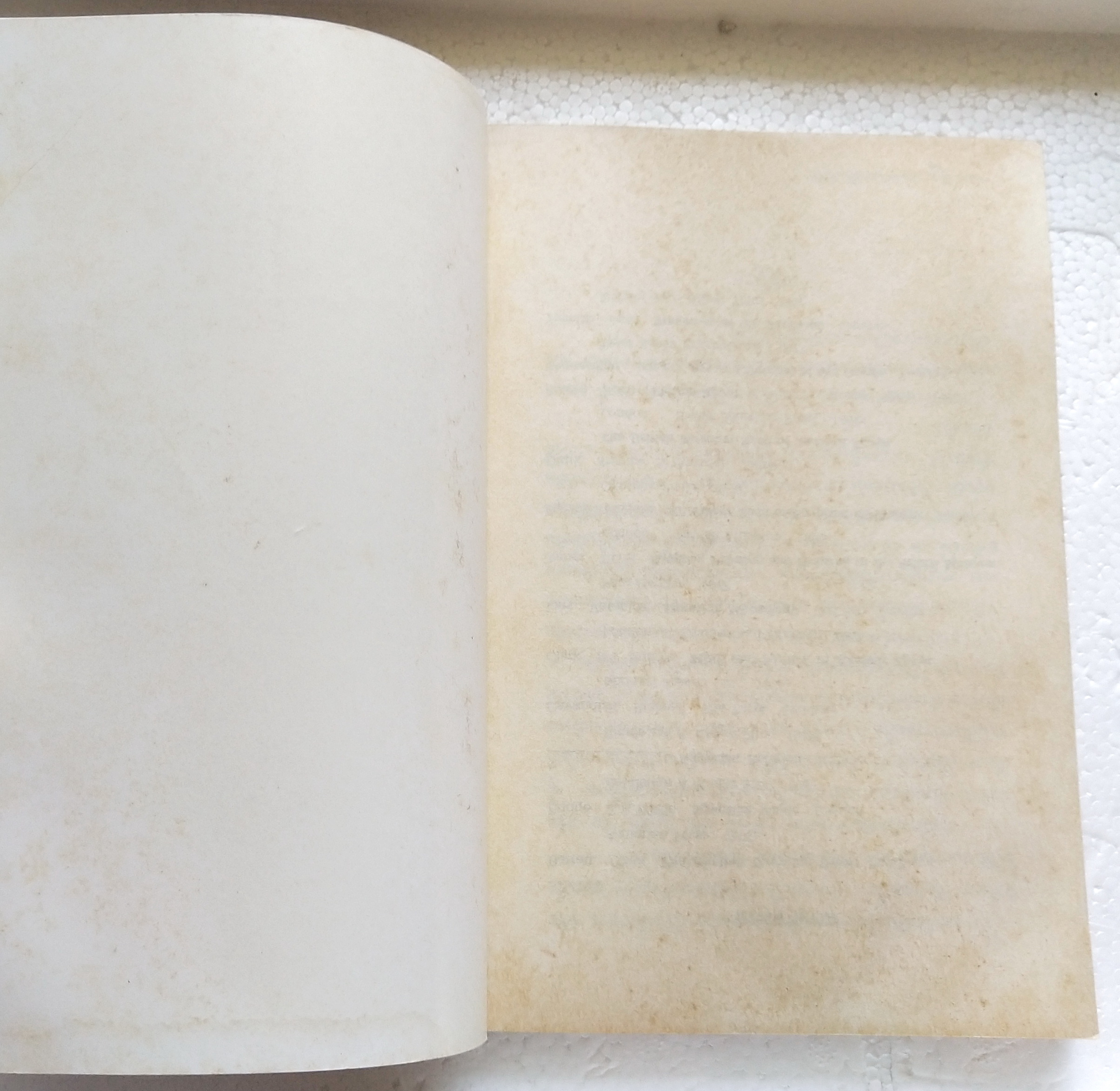 หนังสือโหราศาสตร์เก่า "เทพยากรณ์ไอยคุปต์" พลังอำนาจ ตำนานเร้นลับขององค์เทพ และพยากรณ์ตามแนวโหราศาสตร์แห่งไอยคุปต์ โดย กิตติ วัฒนะมหาตม์ พิมพ์ครั้งแรก ตุลาคม 2545