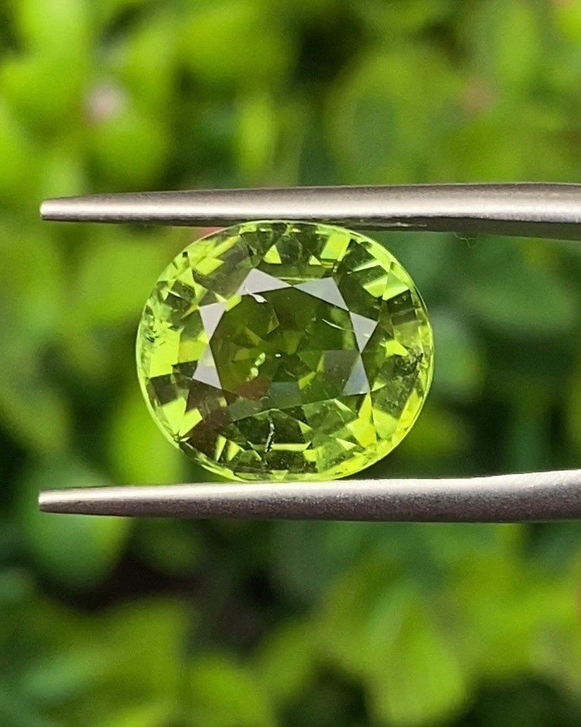 พลอย ทัวร์มาลีน Tourmaline 5.55 กะรัต (Cts.) พลอยแท้อัญมณีมงคล ประจําวันเกิด เครื่องประดับพลอย