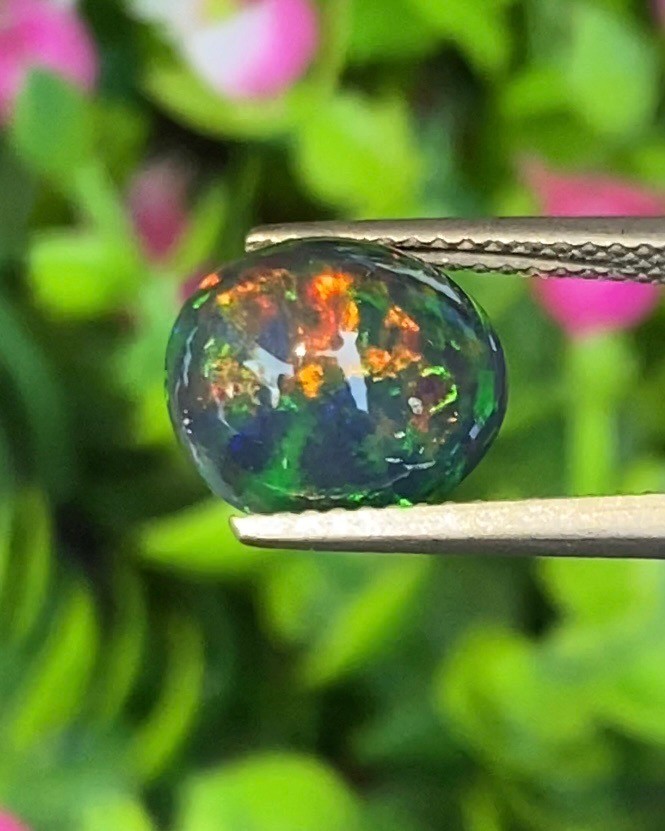 พลอย แบล็ก โอปอล Black Opal 3.31 กะรัต (Cts.) พลอยแท้ อัญมณีมงคลประจําวันเกิด เครื่องประดับพลอย