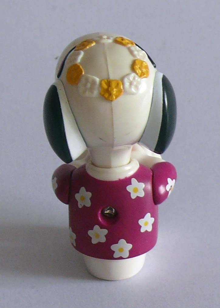 ของสะสมงานเก่าจากแมคโดนัลด์ สนูปปี้ซีรี่ย์ ใส่ชุดประจำชาติต่างๅ