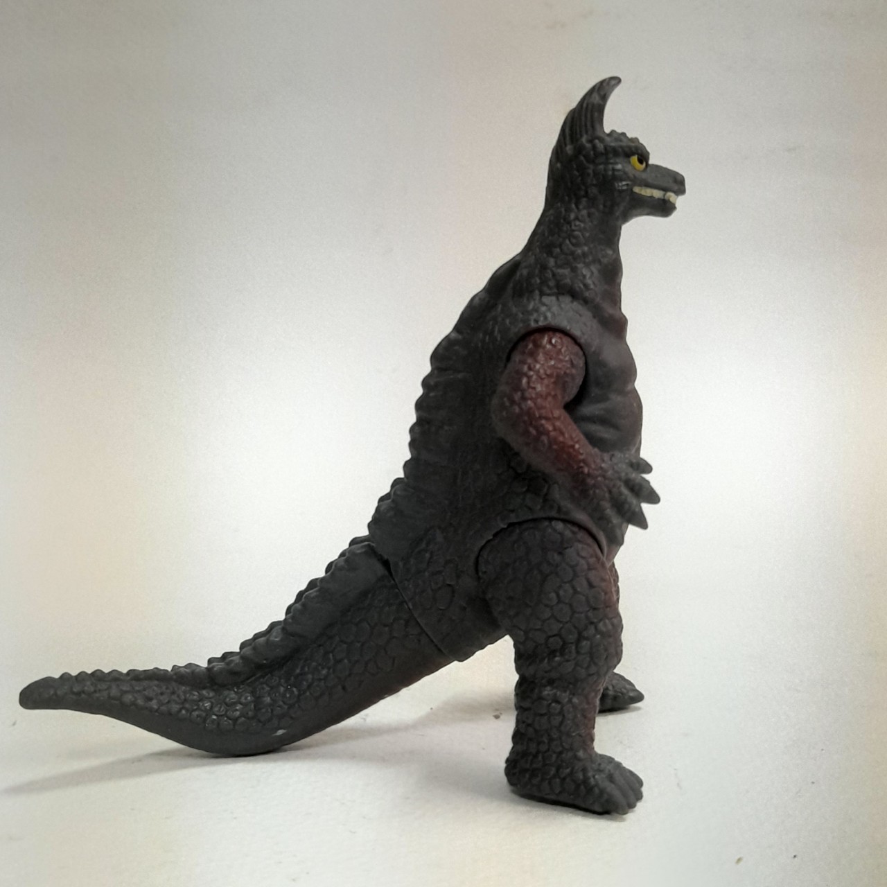 มีหลายภาพ,ซอฟ 4นิ้ว สัตว์ประหลาด เอิร์ธตรอน จากอุลตร้าแมนแจ๊ค มือสองสภาพดี มีรอยบ้าง