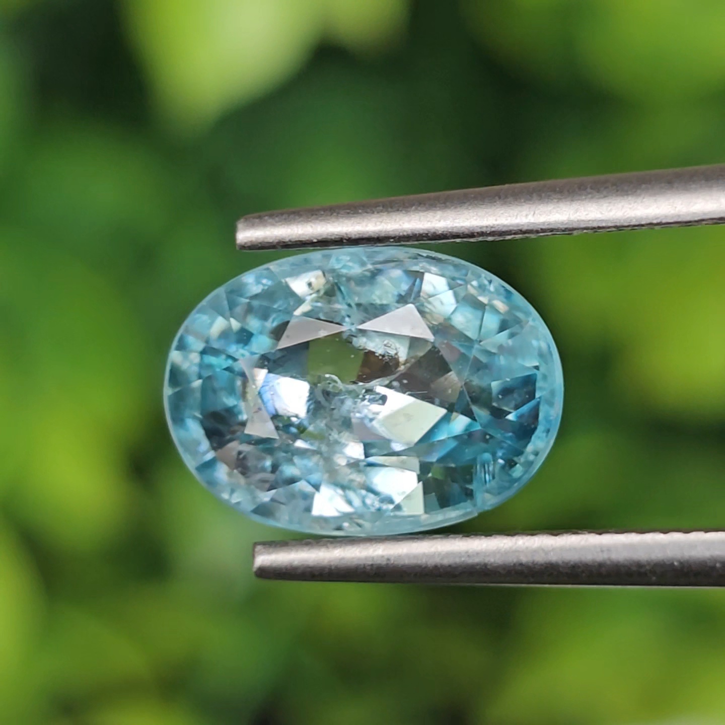 พลอย เพทาย (Zircon) 4.26 กะรัต (Cts.) พลอยแท้ อัญมณีมงคลประจําวันเกิด เครื่องประดับพลอย