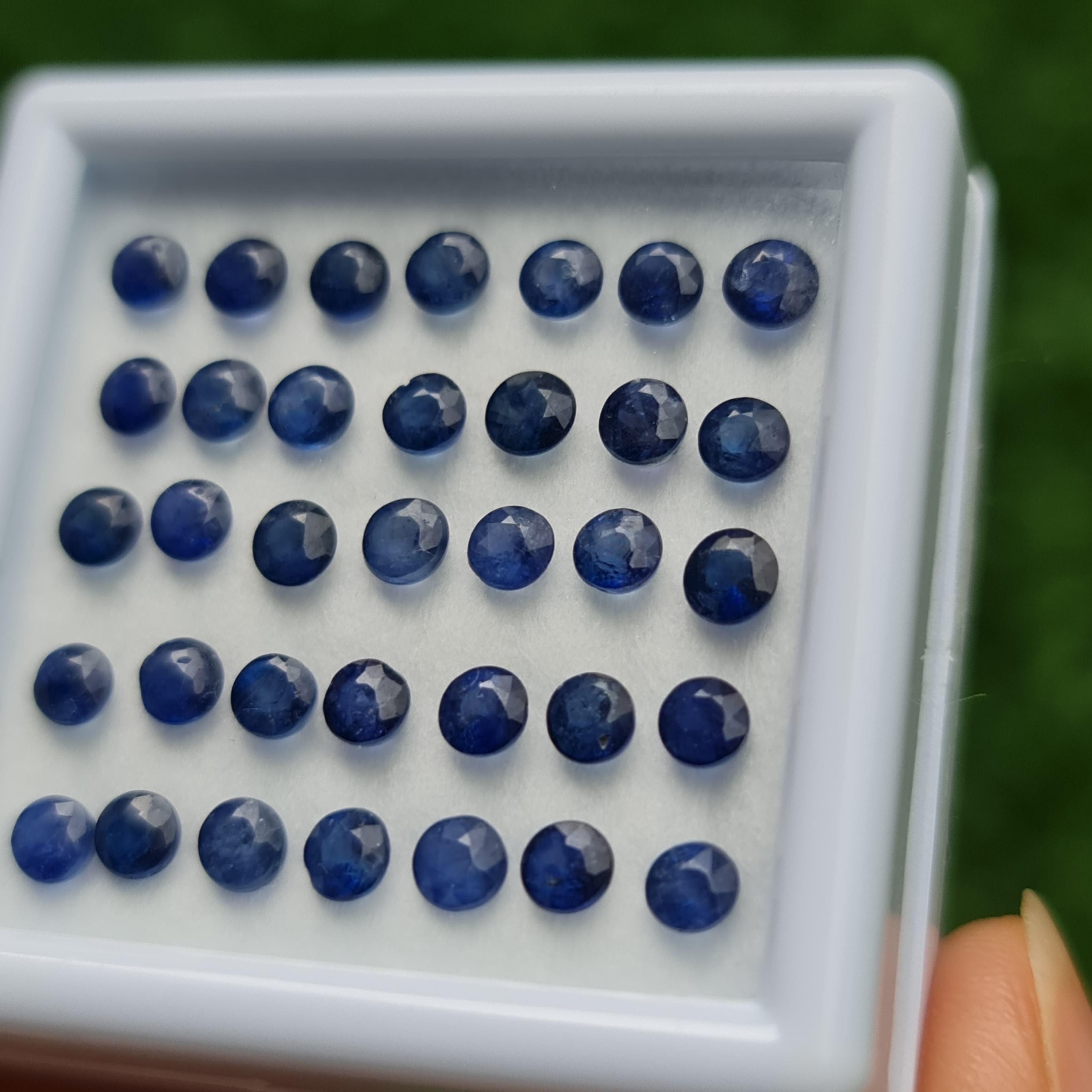 พลอย ไพลิน blue sapphire 12.00 กะรัต (Cts.) 35 เม็ด (pcs.) พลอยแท้ อัญมณีมงคลประจําวันเกิด เครื่องประดับพลอย