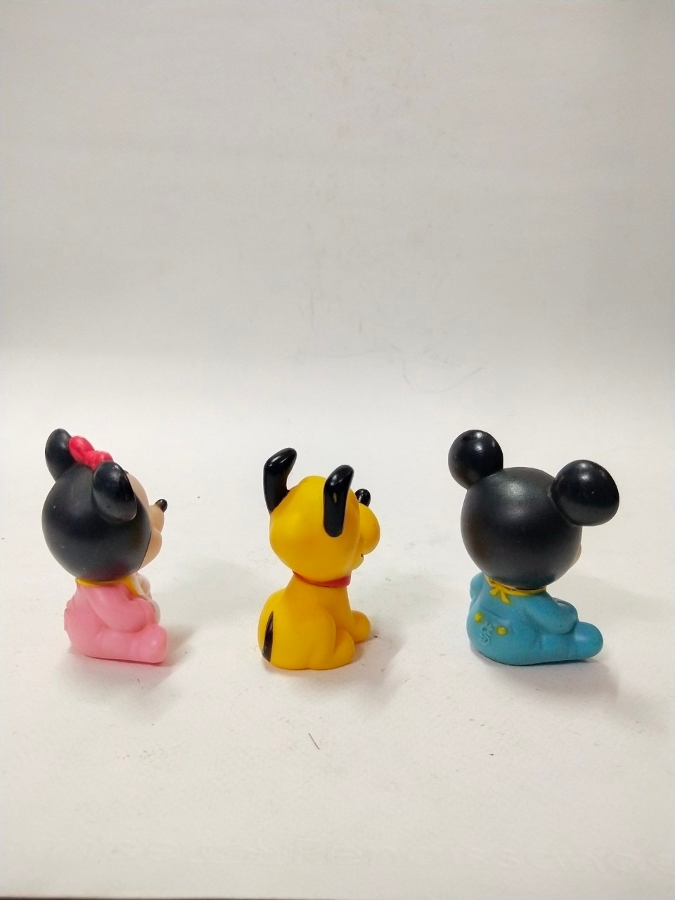 ตุ๊กตายางบีบ เบบี้มินนี่,พลูโต,มิคกี้ ขนาดตามรูป มือสองเก่าเก็บ สภาพดี มีรอยบ้าง ขายทั้งชุด3ตัว