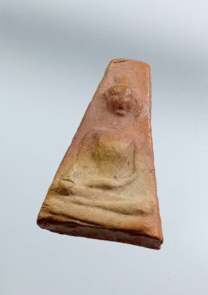 ผ3148 พระผงสุพรรณ หลวงพ่อเที่ยง วัดบ้านเก่า จ.สุพรรณบุรี ปี2519