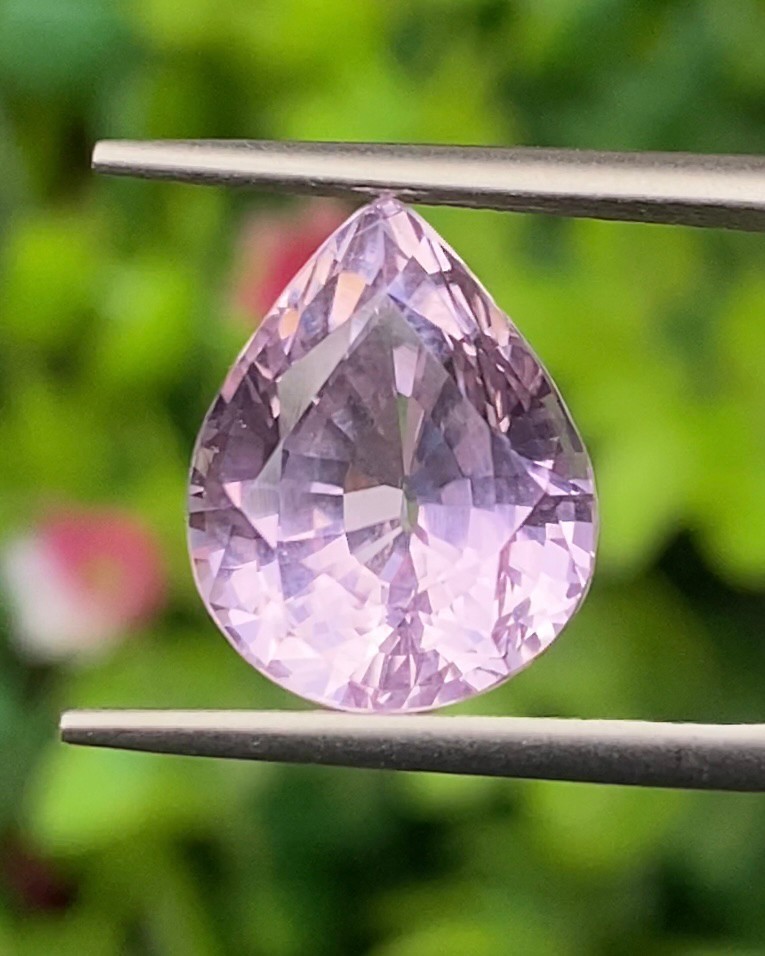 พลอย คุนไซท์ Kunzite 7.60 กะรัต (Cts.) พลอยแท้อัญมณีมงคล ประจําวันเกิด เครื่องประดับพลอย