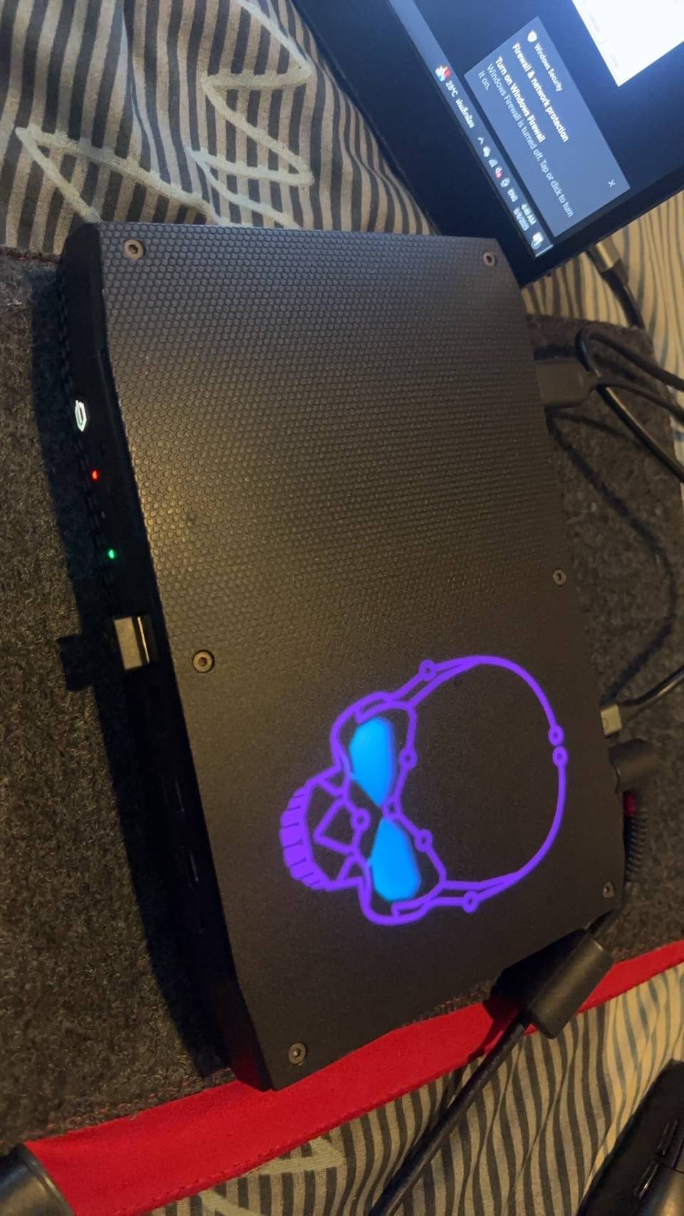 Nuc i7-8809G Ram 16GB SSD 512 GB คุ้มค่ามาก