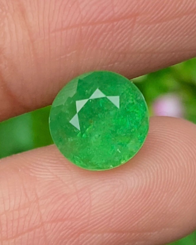 พลอย ซาโวไรท์ Tsavorite Garnet 5.59 กะรัต (Cts.) ดิบ Unheated พลอยแท้ อัญมณีมงคลประจําวันเกิด เครื่องประดับพลอย