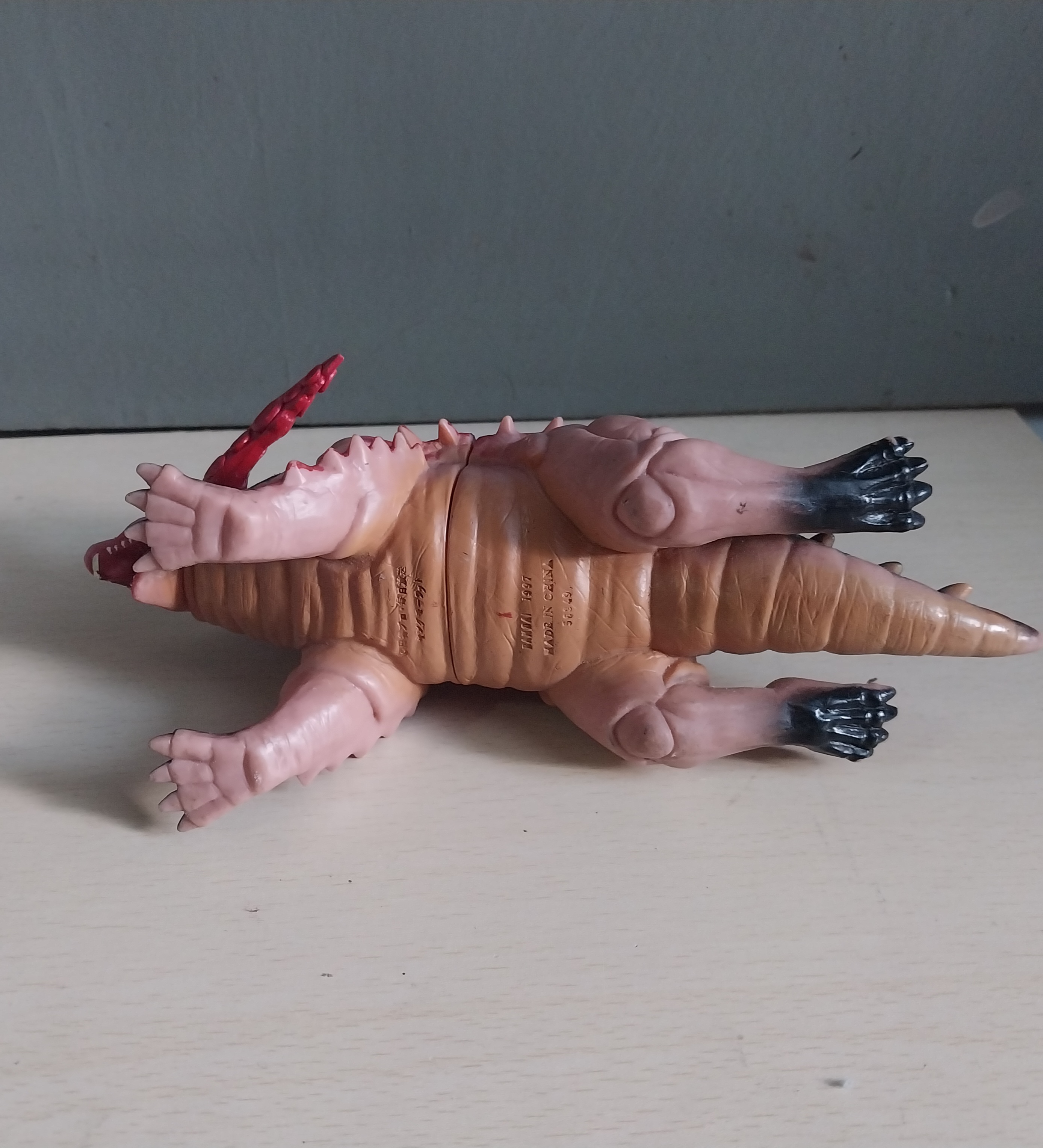 มีหลายภาพ ***โม หูอีกข้าง และทำสีใหม่อีกข้างให้เหมือนกัน ซอฟขนาดประมาณ7" ตามภาพ สัตว์ประหลาดคิงมอเรอเรท จาก อุลตร้าแมนทัก้า